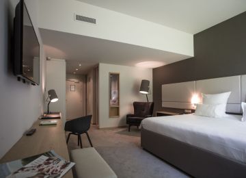 c68bdb60d3ff34c51068dd5d028b4f42